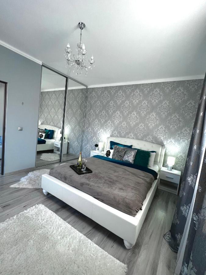 Luxurious Accommodation Floreşti Eksteriør bilde
